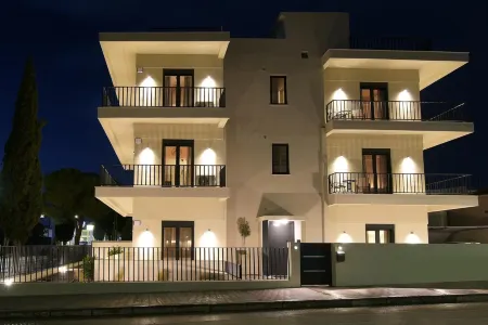 Aellō Luxury Apartments