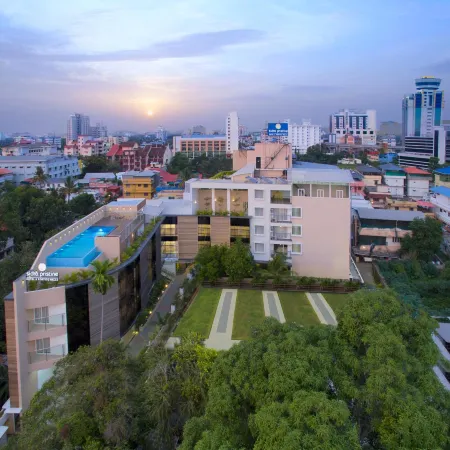 Sidra Pristine Hotel and Portico Halls Отели рядом с достопримечательностью «Больница «Астер-Медсити»»