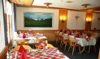 Alpenhof - Breakfast