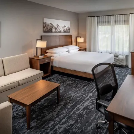 Delta Hotels Huntington Mall