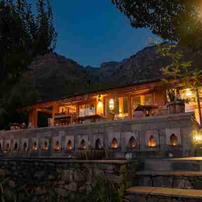 Qayaam Gah Hotel Exterior