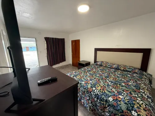 OYO坦帕US-41安提瓜汽車旅館