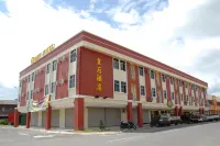 Queen Hotel - parking