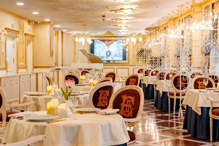 Отель "Европа" Отели рядом с достопримечательностью «Белорусский государственный университет культуры и искусств»