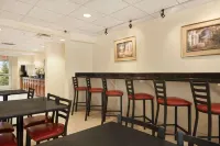 Microtel Inn & Suites by Wyndham Ann Arbor - Bữa sáng