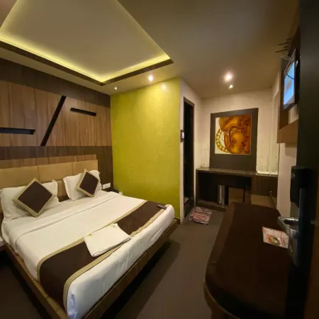 Hotel Adarsh International
