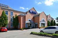 Town Lodge Roodepoort Hotels near Discovery Primary School Full Service School