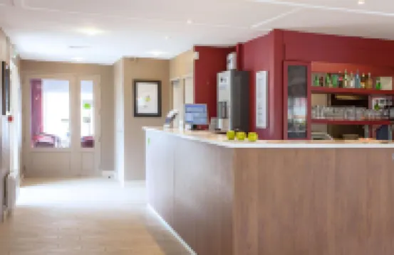 蒙託邦南阿爾巴蘇基里亞德酒店 蒙託邦酒店