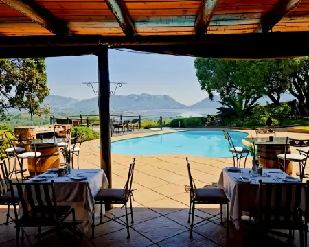 La Montagne Guest Lodge Hotels in Hartbeespoort