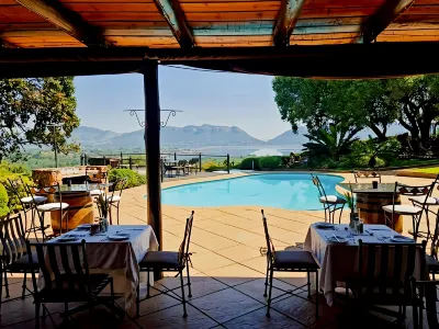 La Montagne Guest Lodge Hotels near Eagles waters wildlife resort