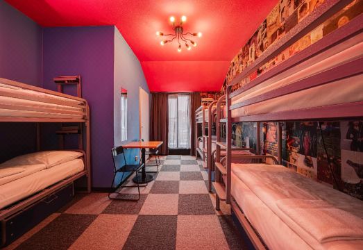 세인트 크리스토퍼 인 내부 전경