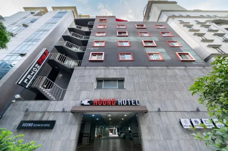 Hound Hotel Sangmu Отели рядом с достопримечательностью «1913 Сонджёнский рынок станций»