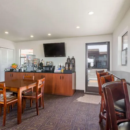 Super 8 by Wyndham Fort Bragg