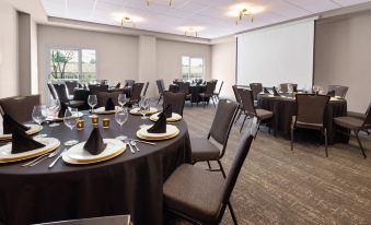 Crowne Plaza NASHVILLE AIRPORT by IHG