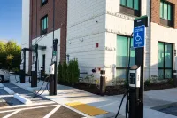 Holiday Inn Express & Suites Murfreesboro West by IHG - parking