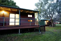 Lakes and Craters Holiday Park - 3-Star