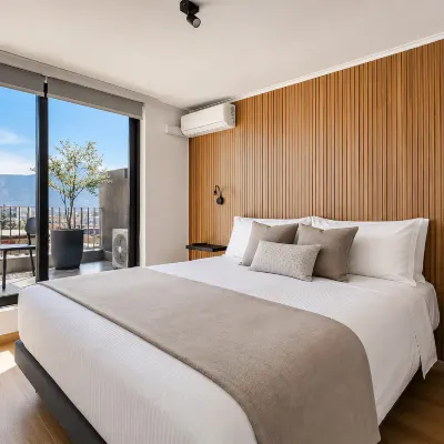 Dazzler Residences by Wyndham Santiago Las Condes Hotel dekat Rumah Sakit Fach
