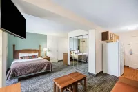 Staybridge Suites Memphis-Poplar Ave East Hotels in Memphis