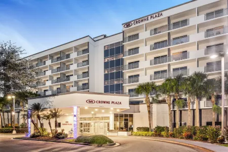 Crowne Plaza Orlando - Lake Buena Vista Отели рядом с достопримечательностью «Бейзилика оф Нешнел Шрайн оф Мэри, Квин оф Юниверс»