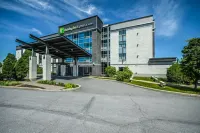 Holiday Inn Express & Suites Saint - Hyacinthe Hotels in Saint-Hyacinthe
