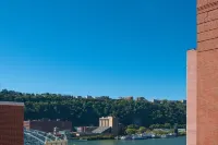 Fairfield Inn & Suites Pittsburgh Downtown - Scenic