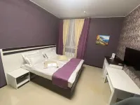 Mojo Hotel Hotel dekat Tezenis