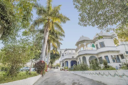 Devendragarh - A Boutique Lake Facing Guest House on Lake Fateh Sagar