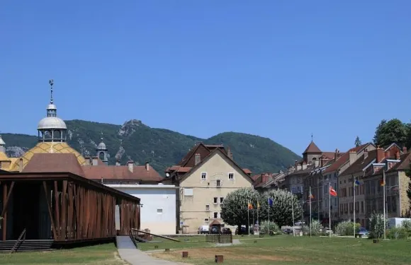 德斯巴恩斯之家大酒店