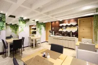 Hotel Cosmopolit - breakfast