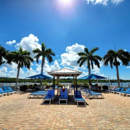 Barefoot Beach Resort