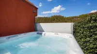 Ramada by Wyndham Baden Hotel du Parc - Hot Tub