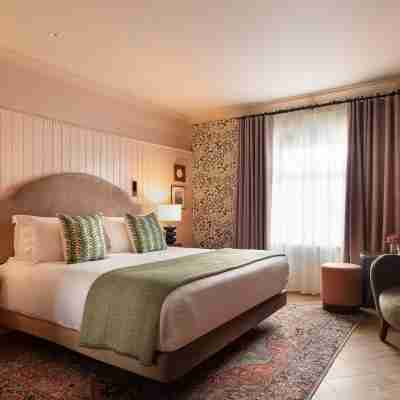 The Ashe Hotel Rooms