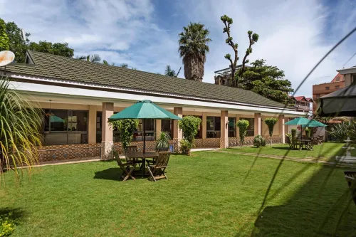 Three Steers Hotel Hotels in Meru