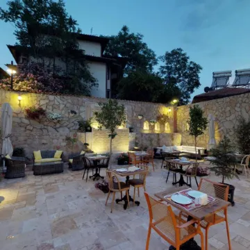 PATRON HOTEL