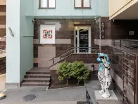Artbox Hotel クルーザー オーロラ周辺のホテル