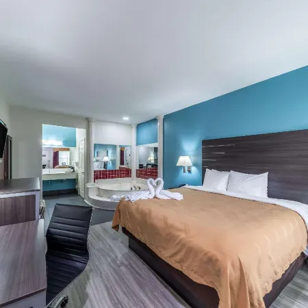 Quality Inn & Suites Canton
