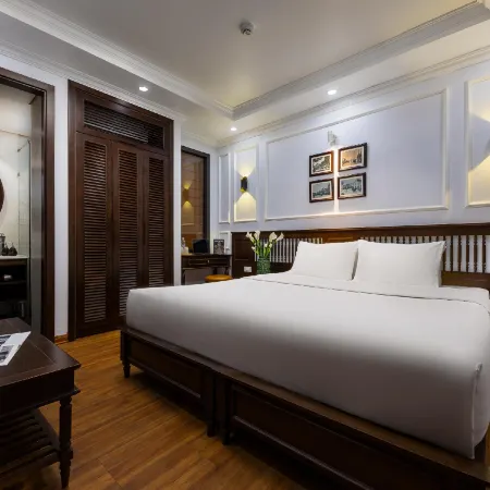Paddy Hotel