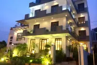 Hotel City Premier - Golf Course Road ,Gurgaon Hotel dekat Leisure Valley Rd