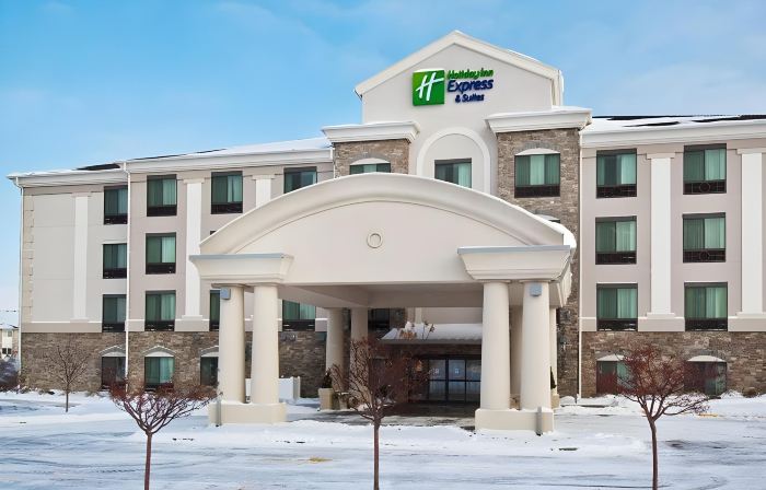 Holiday Inn Express & Suites BISMARCK by IHG