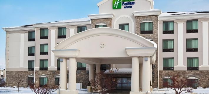Holiday Inn Express & Suites BISMARCK by IHG Hotels in Bismarck