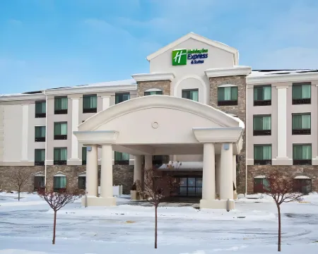 Holiday Inn Express & Suites BISMARCK by IHG Hotels in Bismarck