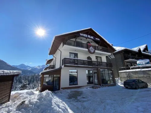 White Peak Hotel