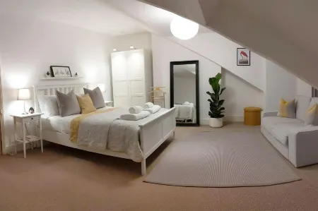 Townhouse Apartment Carlisle Отели в г. Карлайл