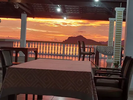 Nazrat Residence Отели рядом с достопримечательностью «Таньюнг Ру»