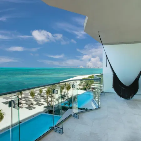 SLS Cancun Hotel & Residences