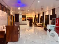 Hotel Chariot Inn - 停車場