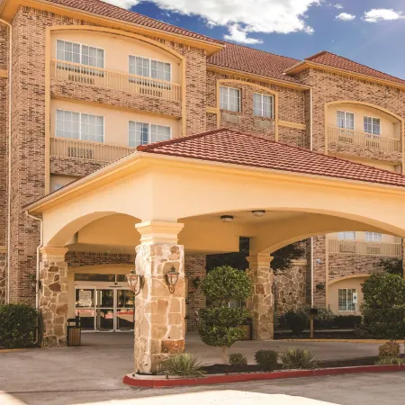 Baymont Inn & Suites by Wyndham Dallas South-DeSoto