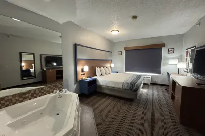 AmericInn by Wyndham Galesburg Hotels near Knox College