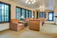 The Buena Park Grand Hotel & Suites Hotels near Knott's Berry Farm