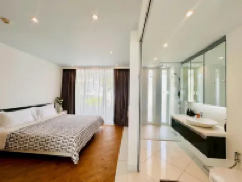 เพียว ซันเซ็ท บีช - บาย มิกิโฮลลิค